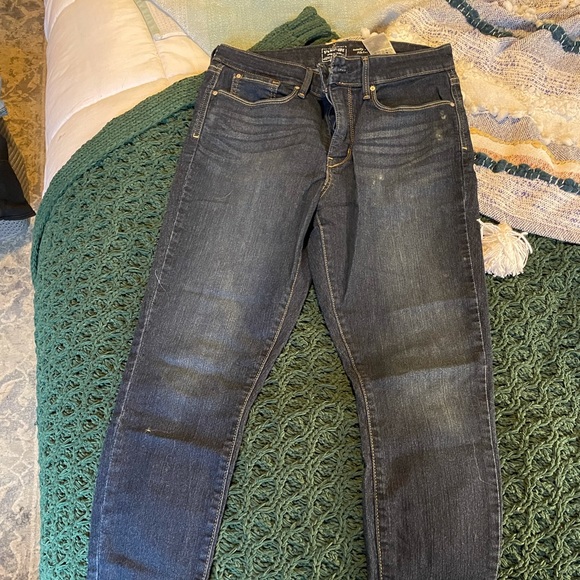 Mid Rise Jeggings *the brand on the pant is “LEVI STRAUSS” Purchased at Kohl’s - Picture 4 of 4